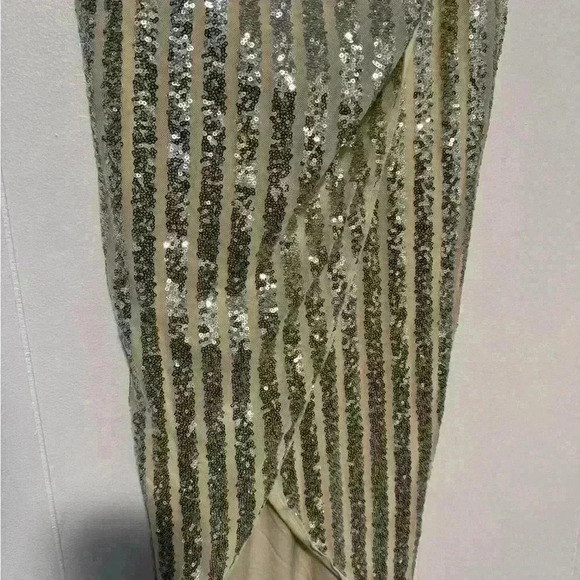 Silver sequin one-shoulder midi dress - Picture 3 of 8